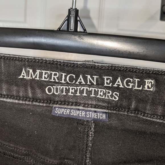 American Eagle Super Hi-Rise Super Super Stretch Shorties - Picture 4 of 6